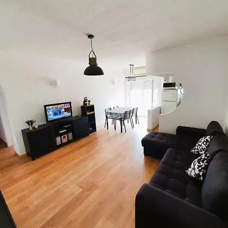 Apartment 1 Bedroom Chaves, Praceta Vitorino Nemesio,