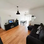 Διαμέρισμα 1 Bedroom Chaves, Praceta Vitorino Nemesio,